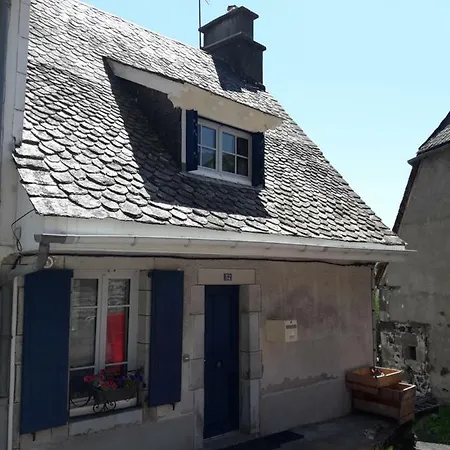 Hébergement de vacances Maison Cosy Proche De La Station De Du Lioran 4 Personnes Thiézac